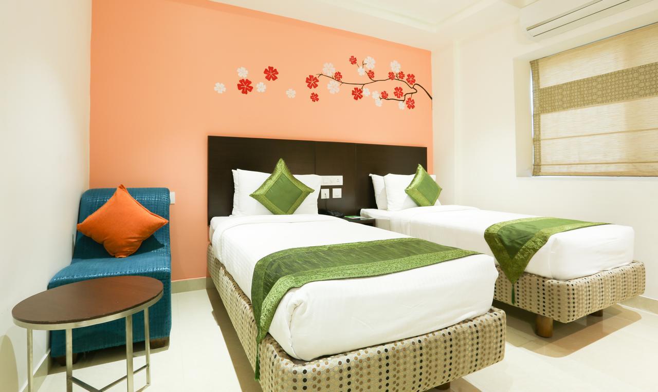 Treebo C Plaza Hotel Vijayawāda Exterior foto