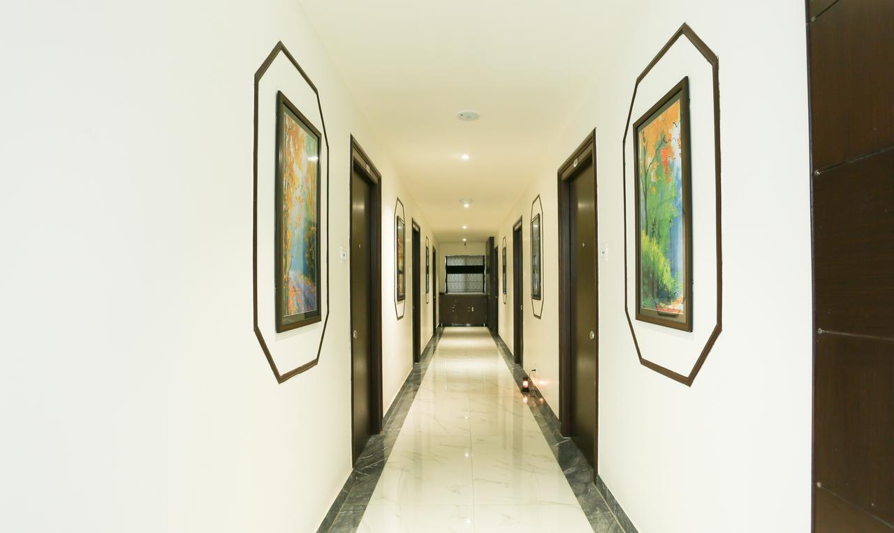 Treebo C Plaza Hotel Vijayawāda Exterior foto