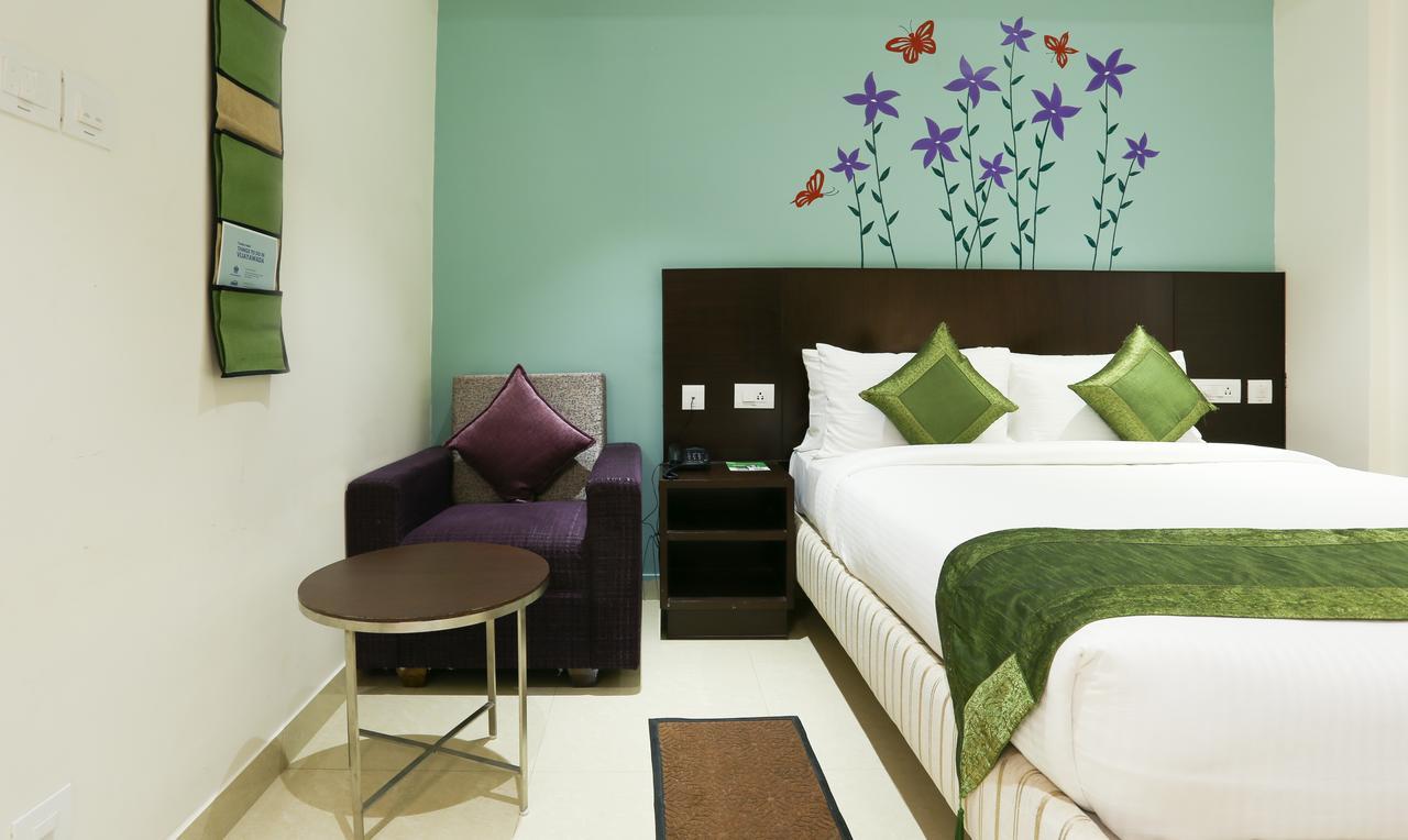 Treebo C Plaza Hotel Vijayawāda Exterior foto